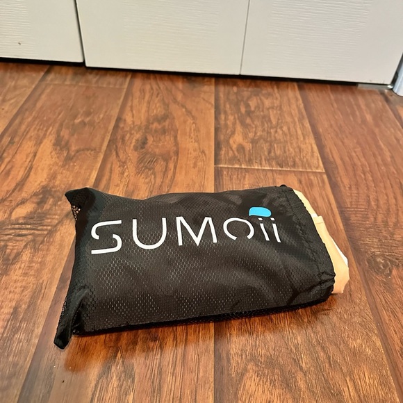 Sumoii peachy beachy beach towel - Picture 4 of 7